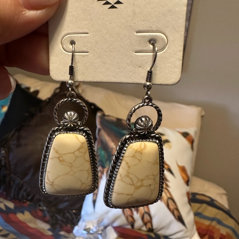 Cream Stone Dangle Earrings with Silver-Tone Detailing